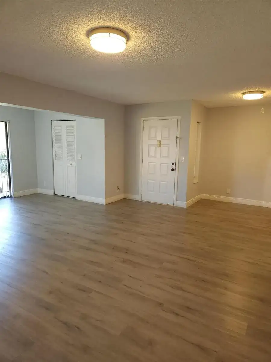 502 Shady Pine Way # D2, FL 33415 photo 2