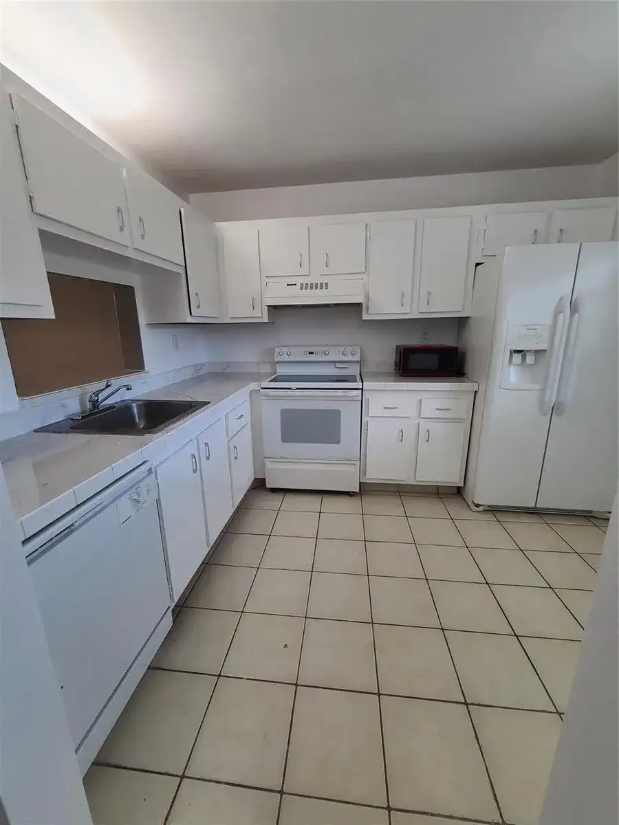 1810 SW 81st Avenue # 2400, North Lauderdale FL 33068 photo 4