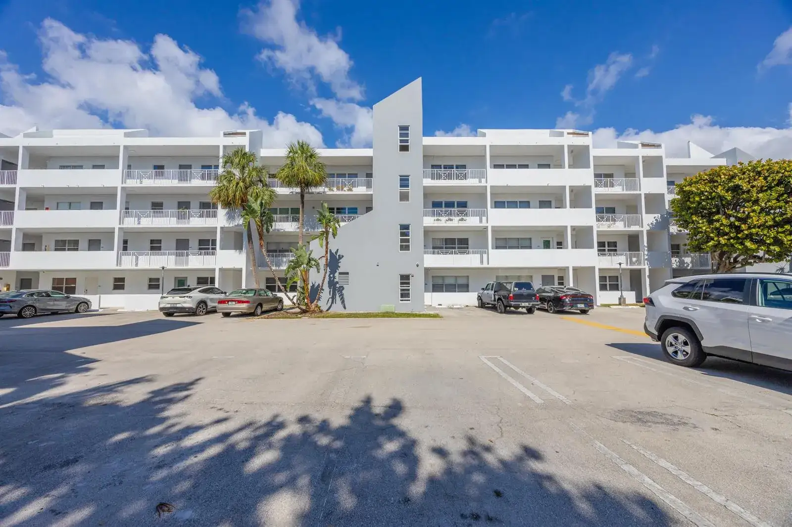 2850 NE 14th Street Causeway # 210b, Pompano Beach FL 33062