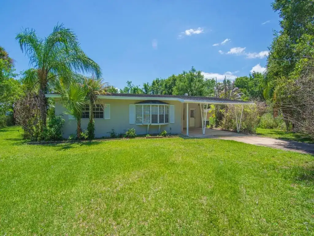 7907 Lockwood Drive, Fort Pierce FL 34951 photo 3