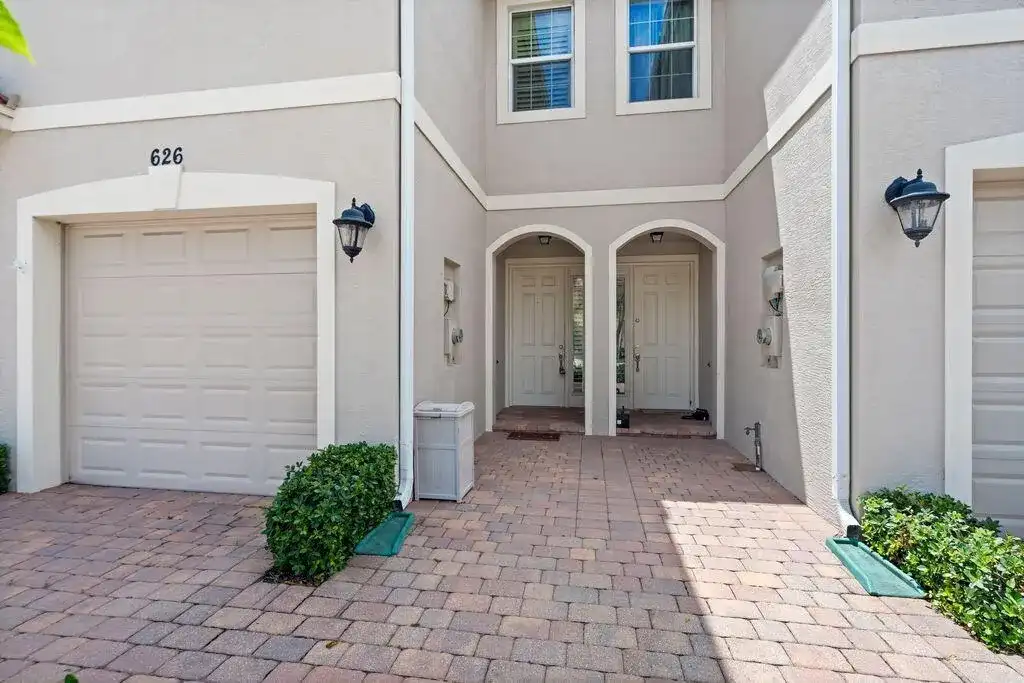 626 SW Glen Crest Way, Stuart FL 34997
