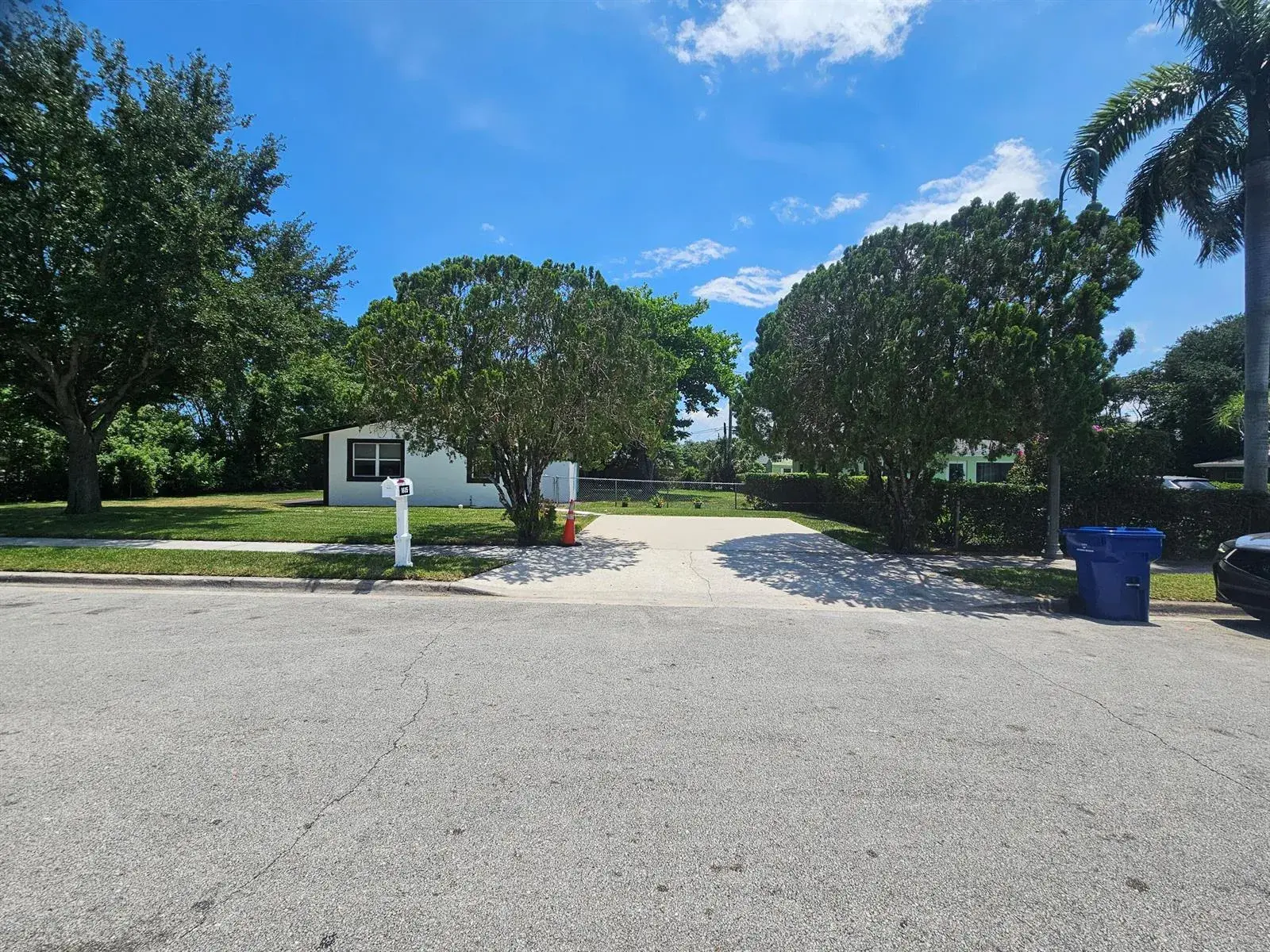 1605 W 10th Street, Riviera Beach FL 33404