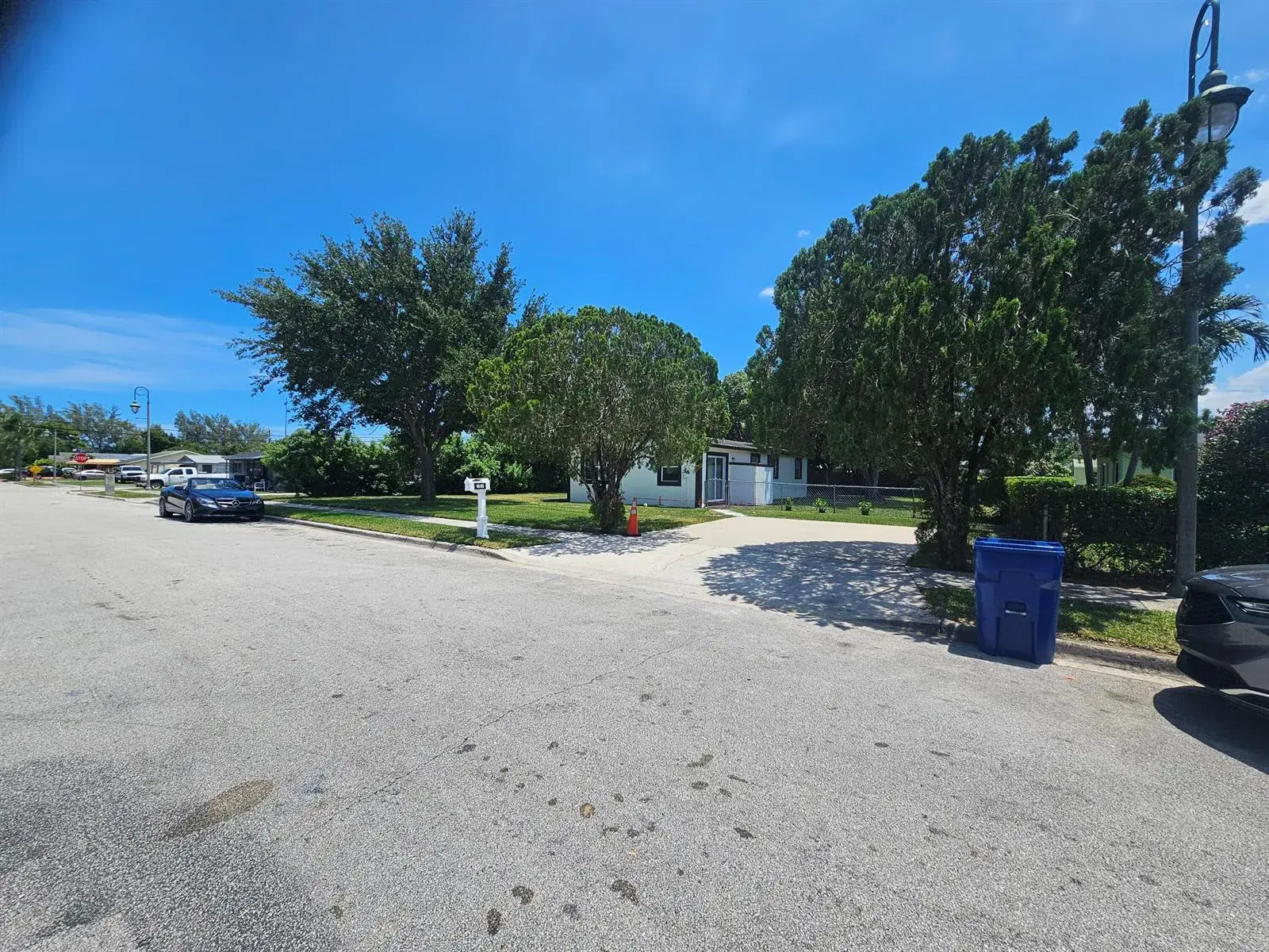 1605 W 10th Street, Riviera Beach FL 33404