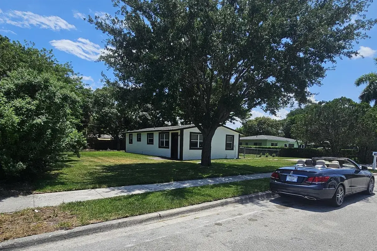 1605 W 10th Street, Riviera Beach FL 33404