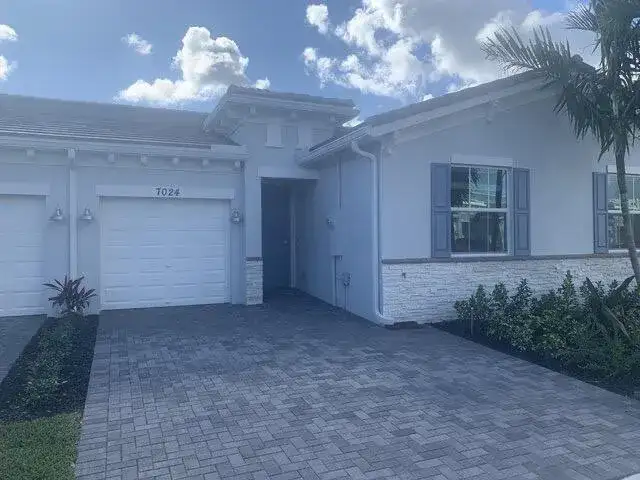 7024 Peters Lane, Delray Beach FL 33446 photo 2