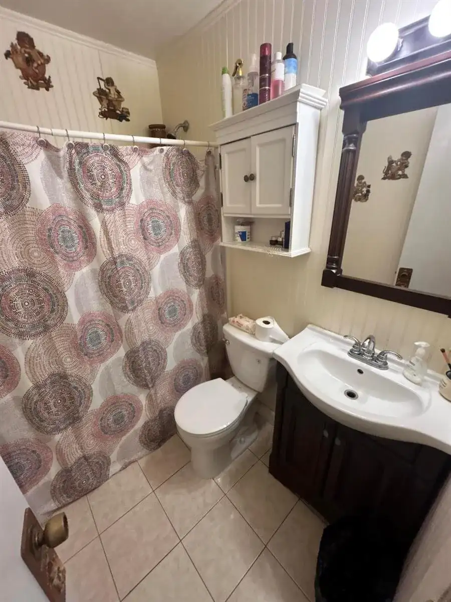 8016 NW 27th Court, Sunrise FL 33322 photo 2