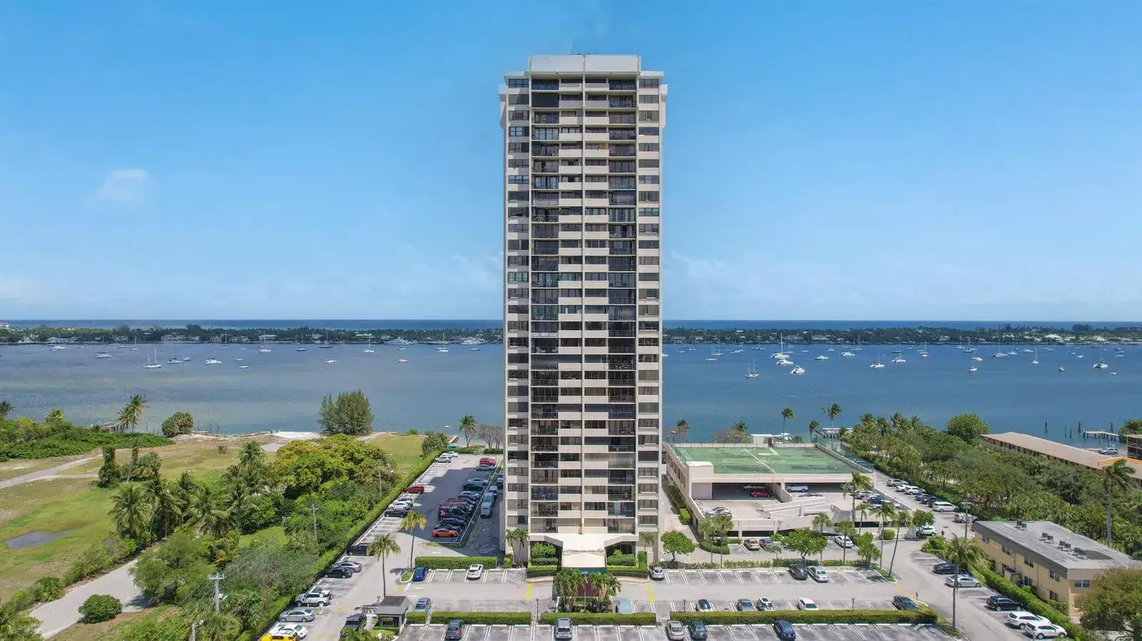 5600 N Flagler Drive # 1803, West Palm Beach FL 33407