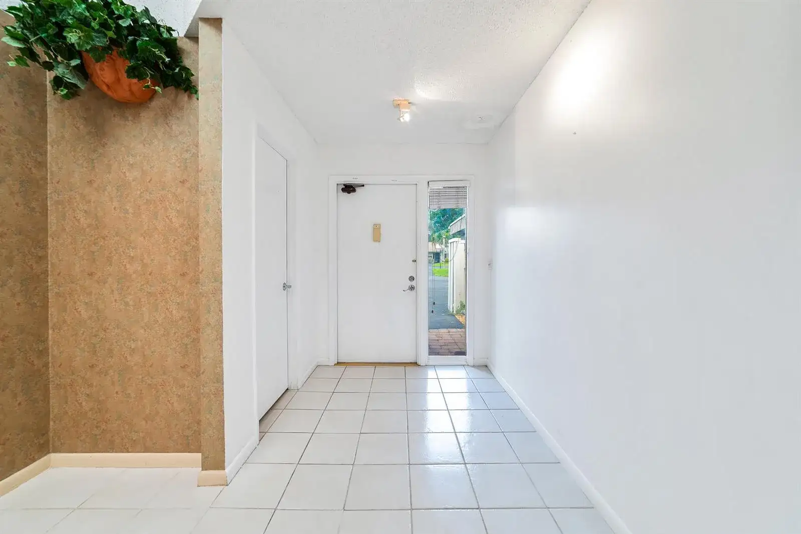 302 Deer Creek Wildwood Lane E, Deerfield Beach FL 33442 photo 4