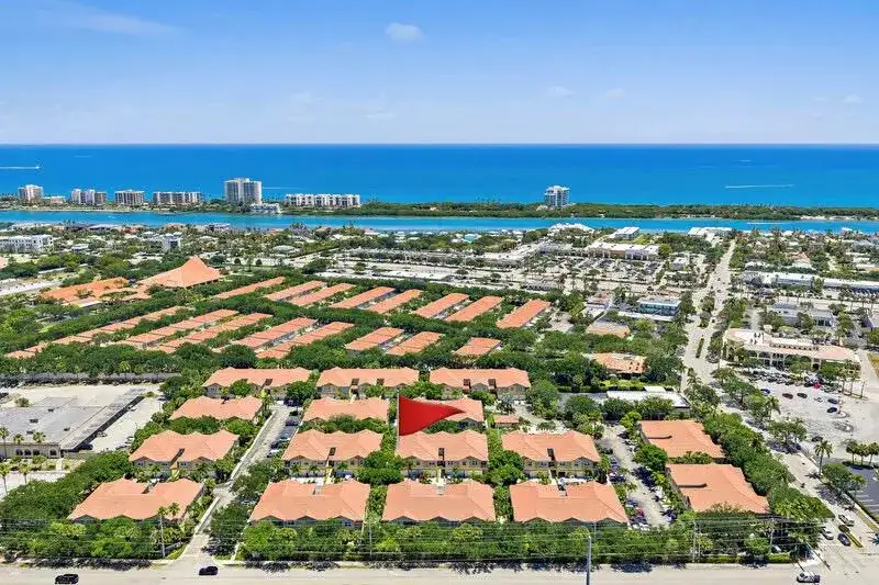 114 Lighthouse Circle Unit C, Tequesta FL 33469 photo 4