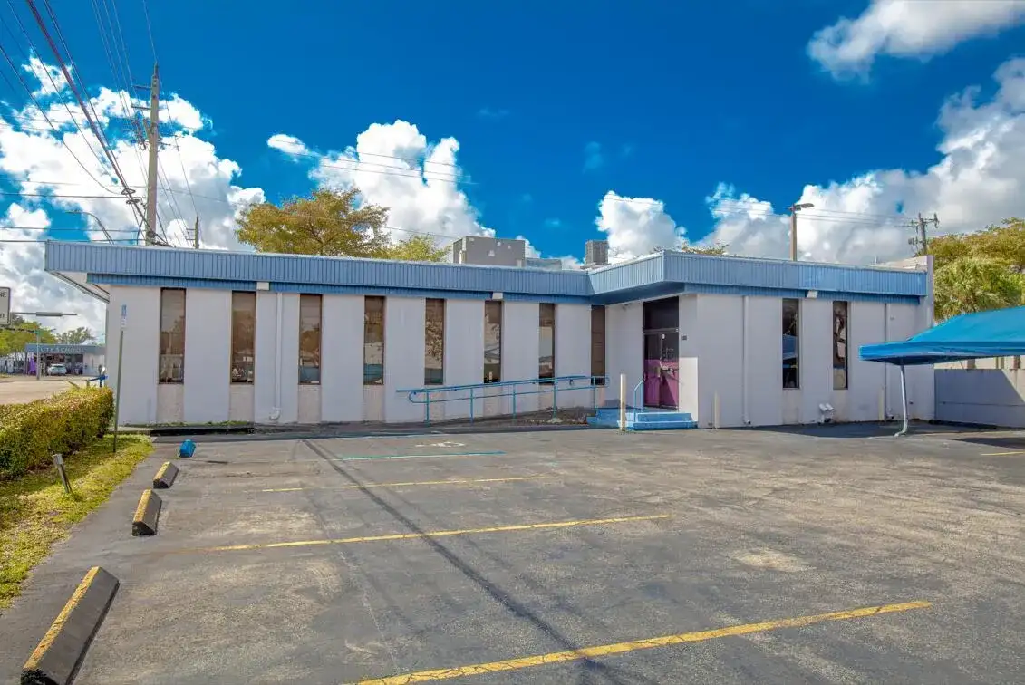 16350 NE 12th Avenue, North Miami Beach FL 33162 photo 2