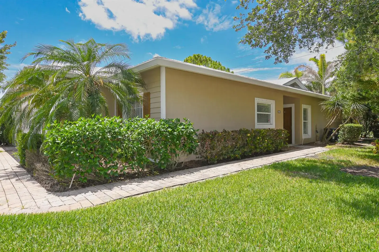 649 NE Bent Paddle Lane, Port St. Lucie FL 34983 photo 3