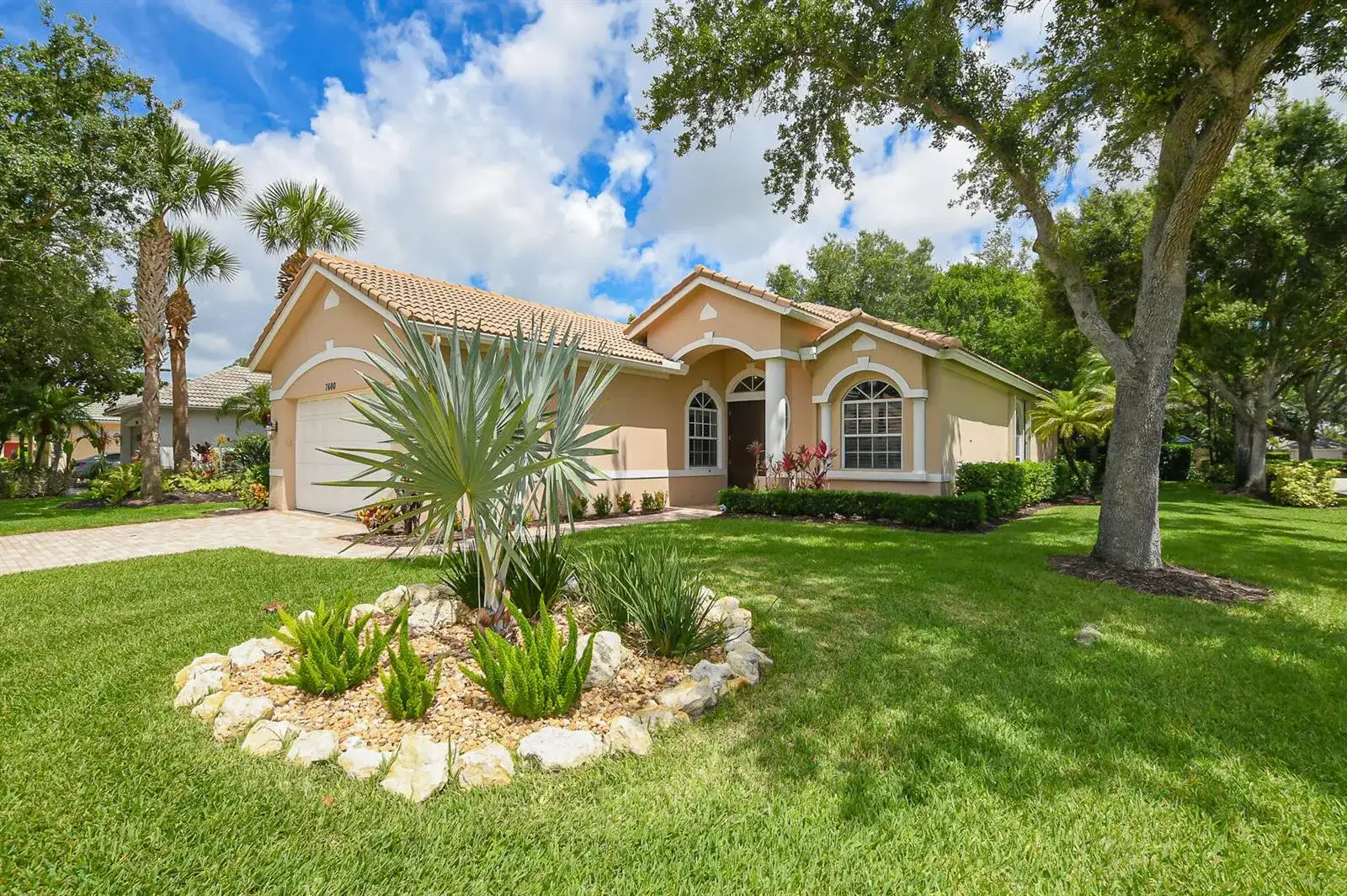 7600 Greenbrier Circle, Port St. Lucie FL 34986 photo 2