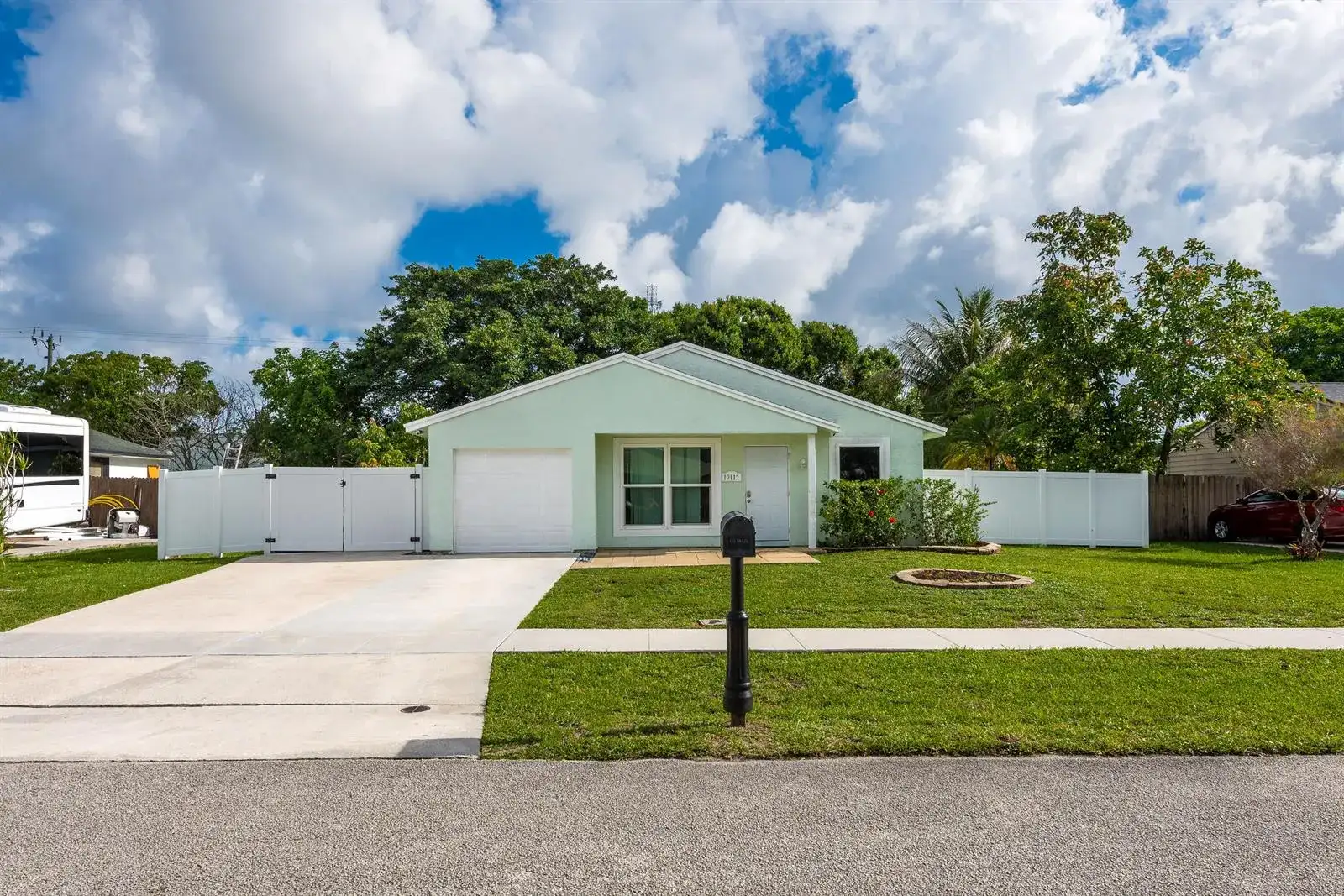 10117 Mikado Lane, Royal Palm Beach FL 33411 photo 3