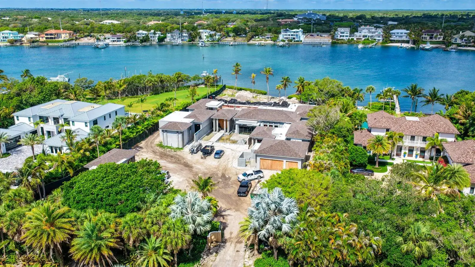 508 S Beach Road, Jupiter Island FL 33455