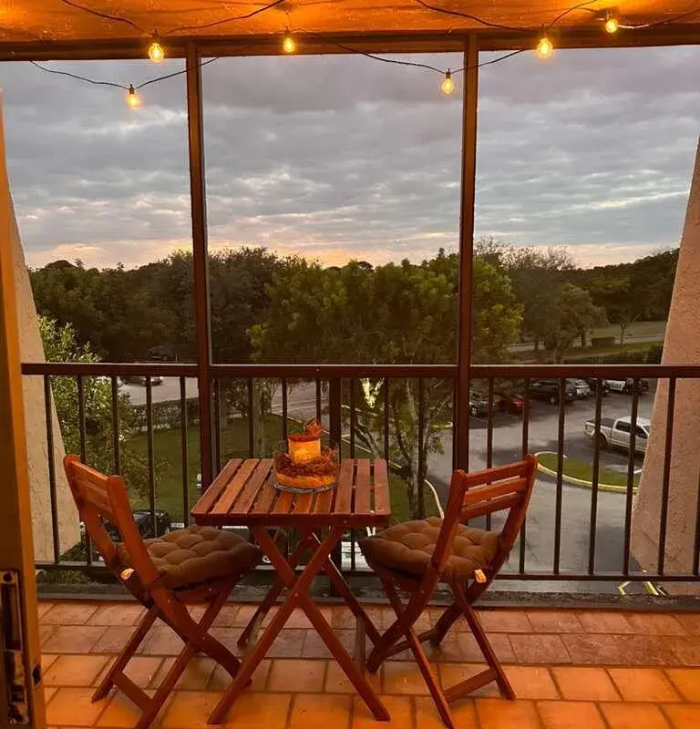 13707 Kendale Lakes Circle, Miami FL 33183