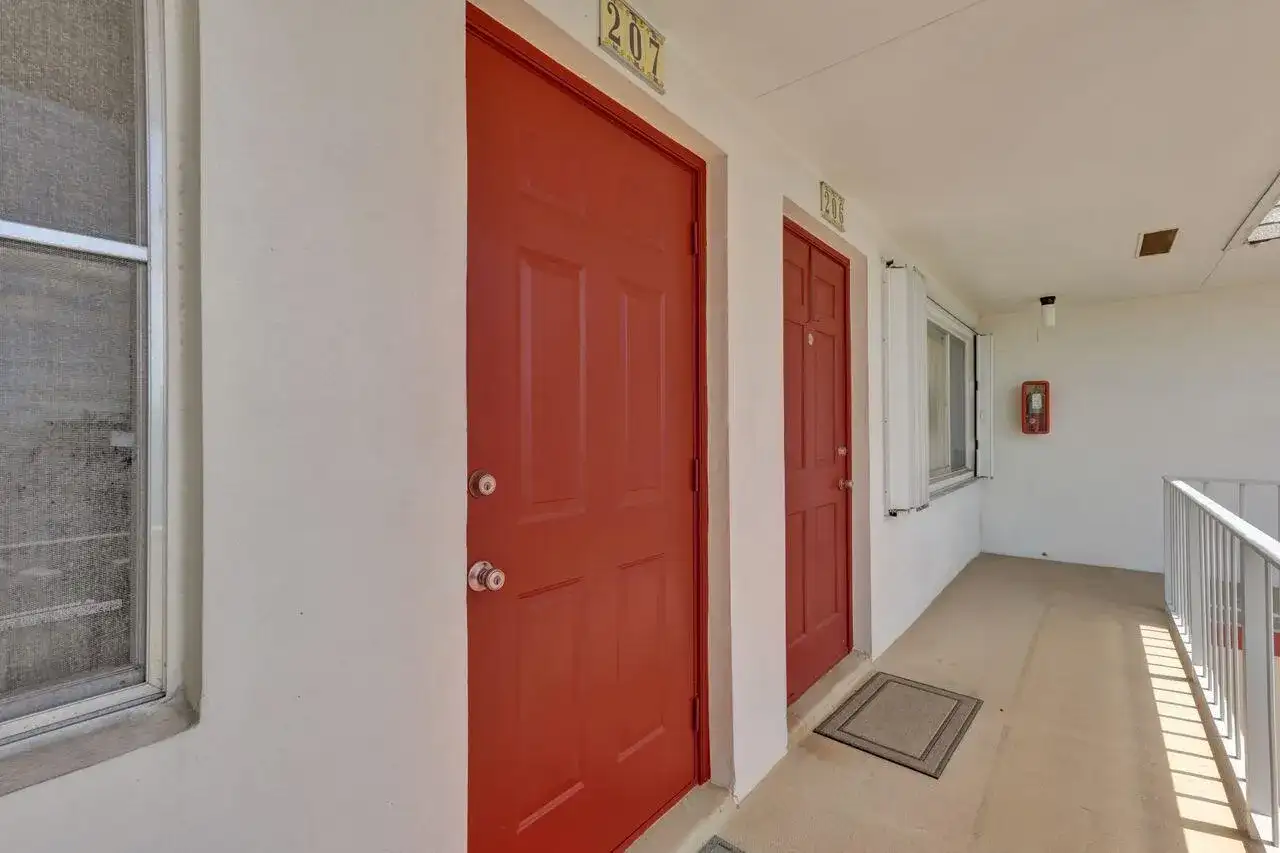 3120 Cynthia Lane # 207, FL 33461 photo 3