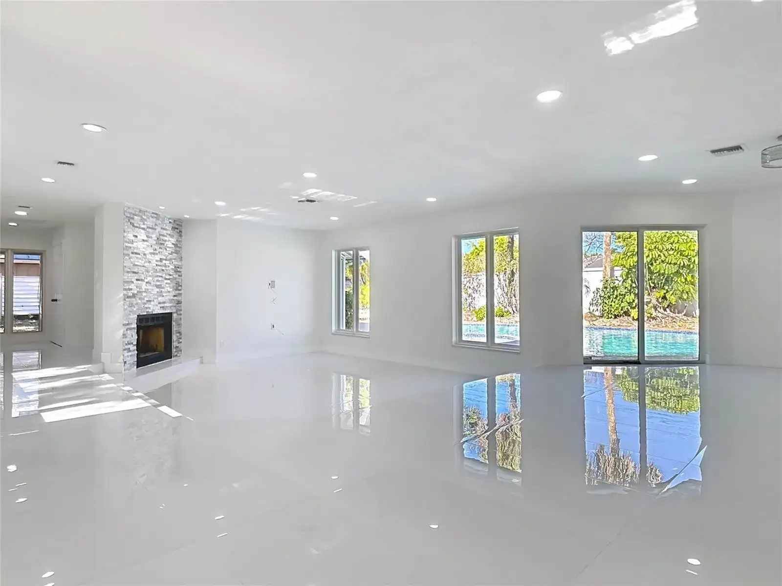 1200 Poitras Drive, Vero Beach FL 32963 photo 2