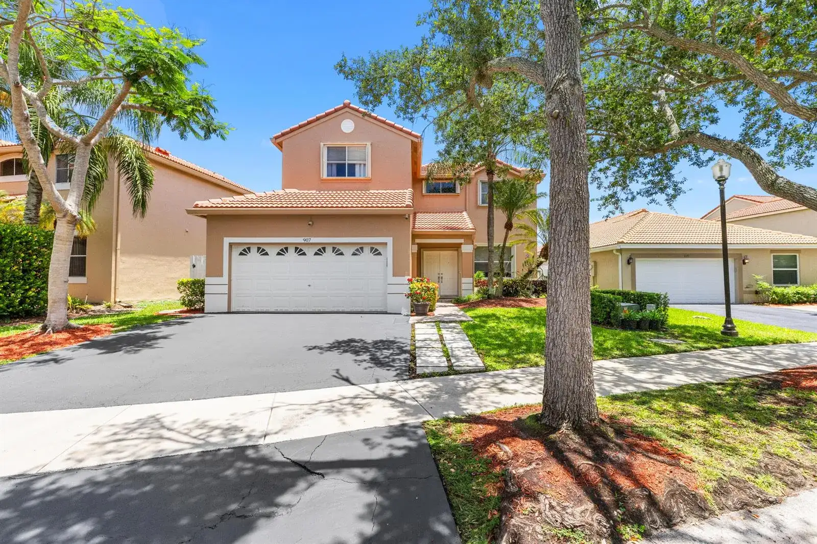 907 Stanton Drive, Weston FL 33326 photo 2