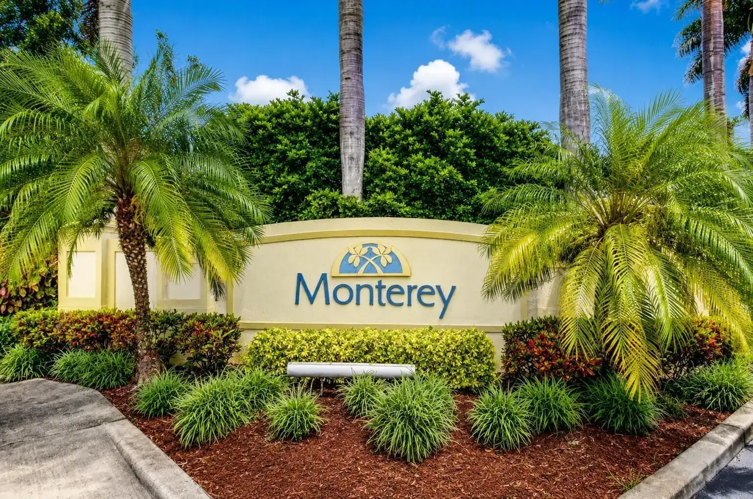 340 Lake Monterey Circle, Boynton Beach FL 33426 photo 2