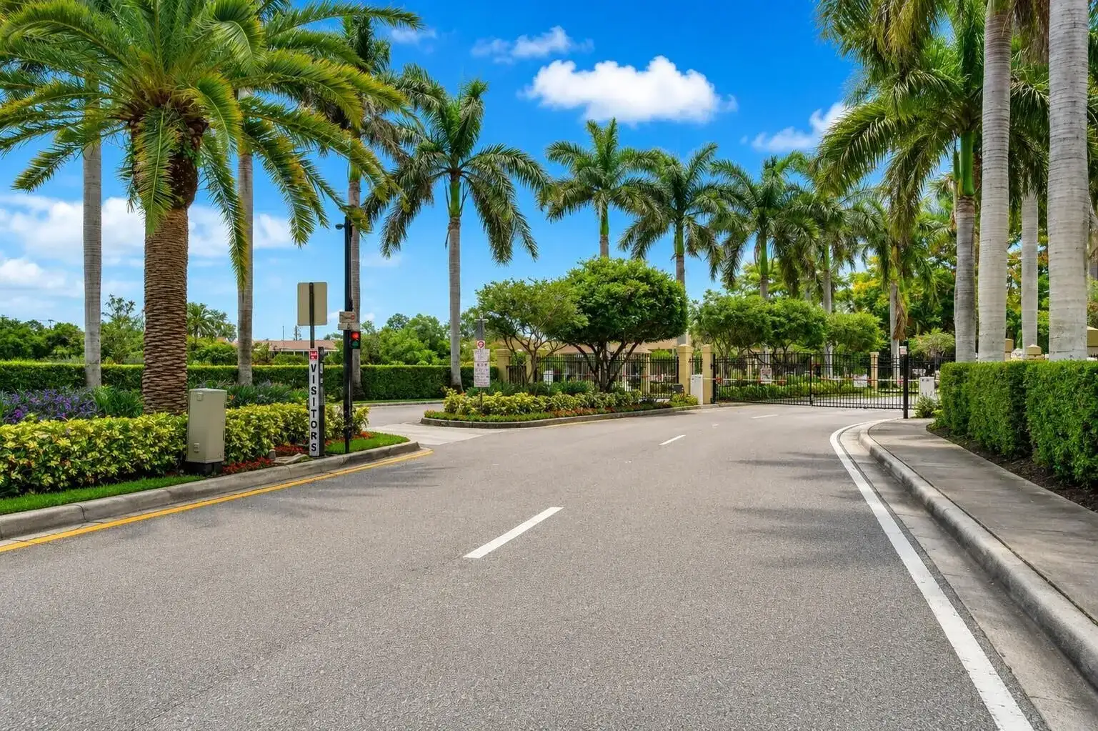 340 Lake Monterey Circle, Boynton Beach FL 33426 photo 3
