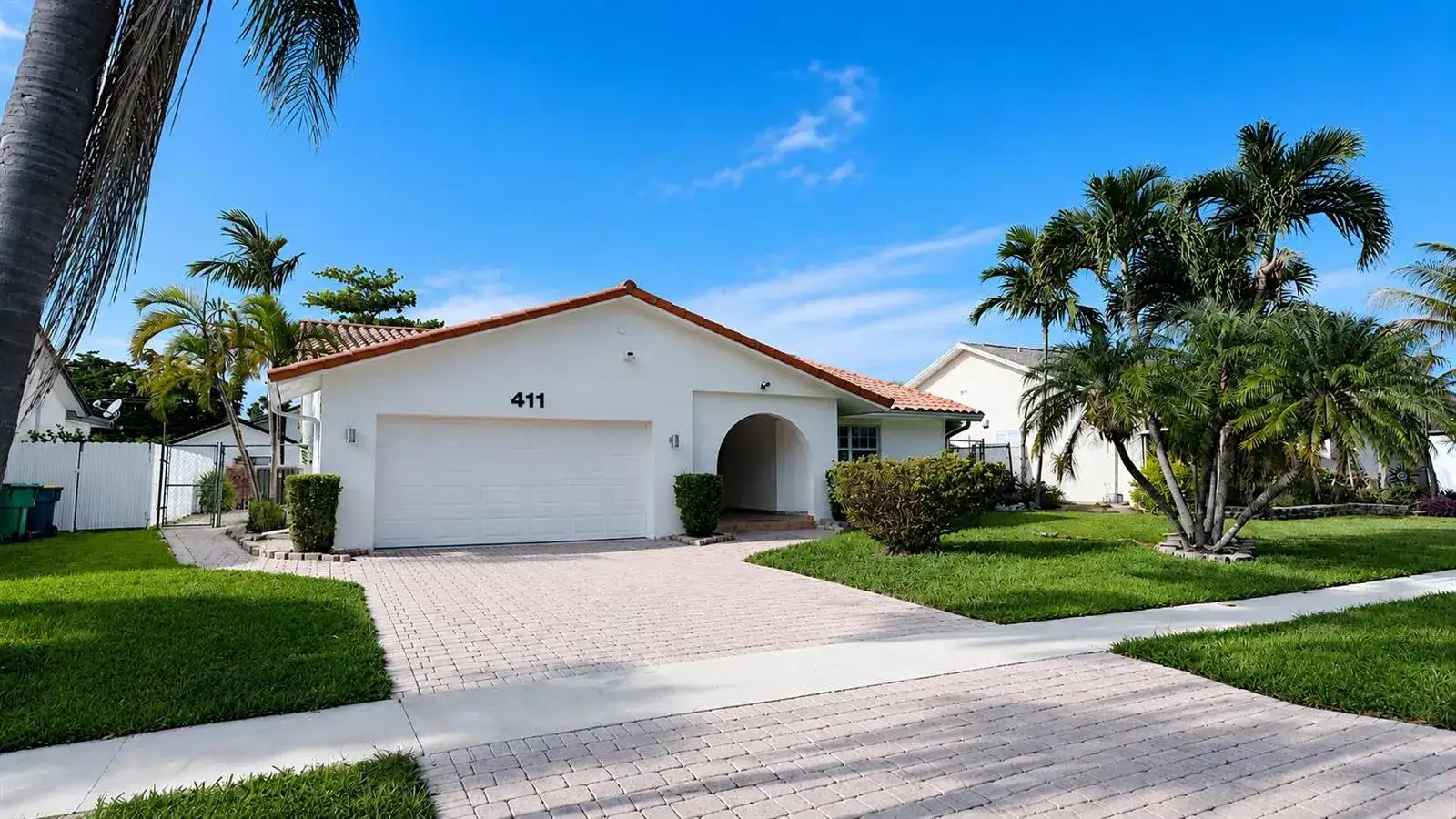 411 SE 4th Street, Dania Beach FL 33004 photo 2