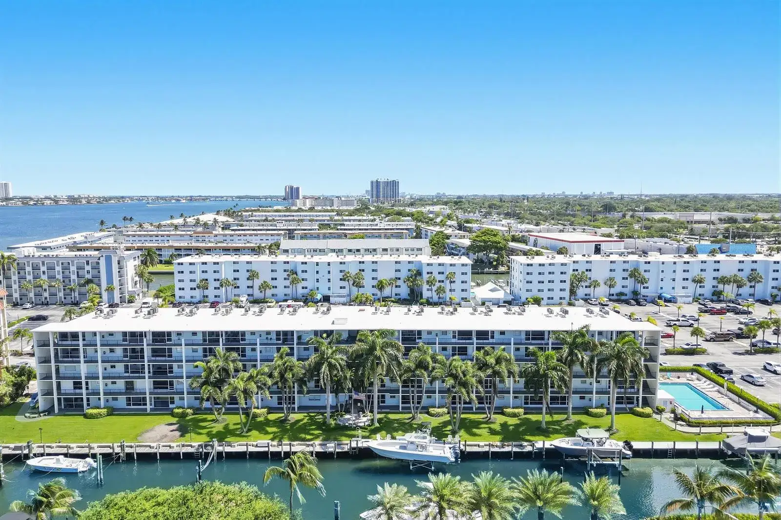 109 Paradise Harbour Boulevard # 203, North Palm Beach FL 33408