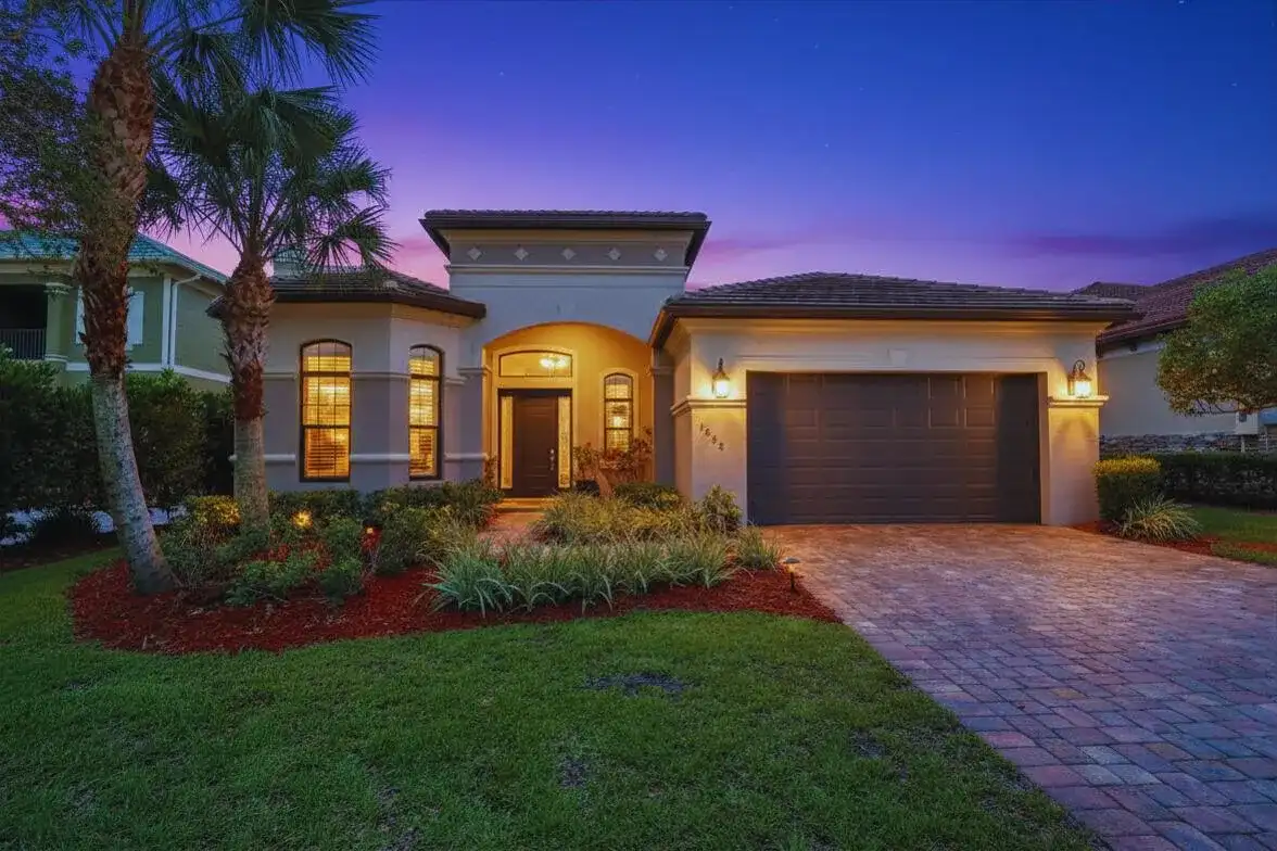 1042 NE Savanna Oaks Way, Jensen Beach FL 34957