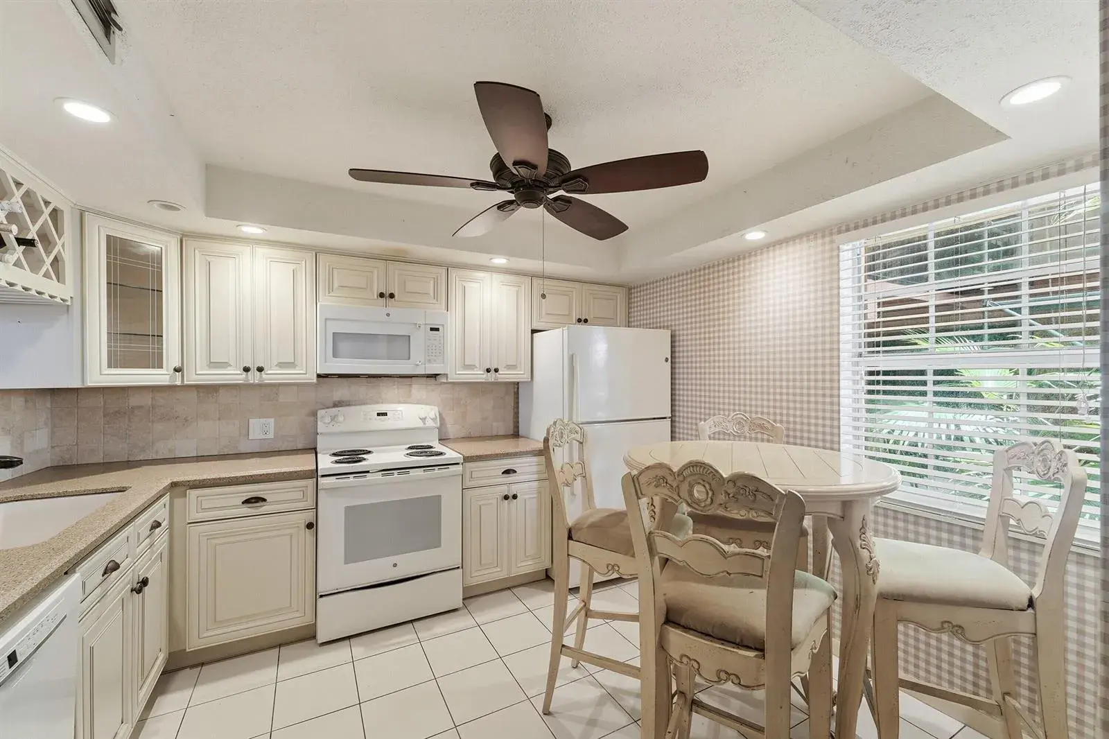 640 Tennis Club Drive # 103, Fort Lauderdale FL 33311