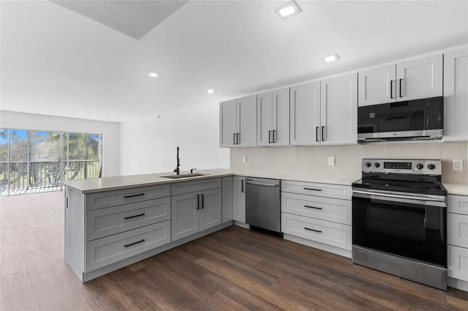 2800 N Palm Aire Drive # 310, Pompano Beach FL 33069 photo 4