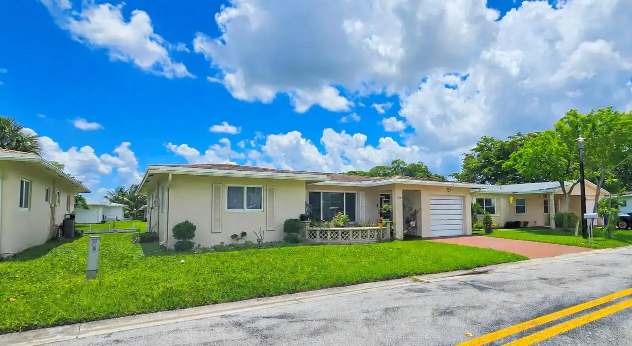 7180 NW 10th Court, Margate FL 33063 photo 2