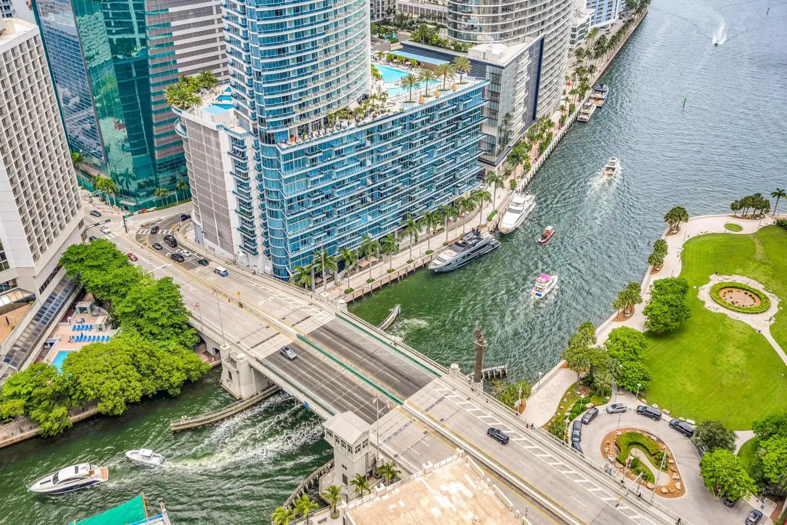 77 SE 5th Street # 1807, Miami FL 33131 photo 5