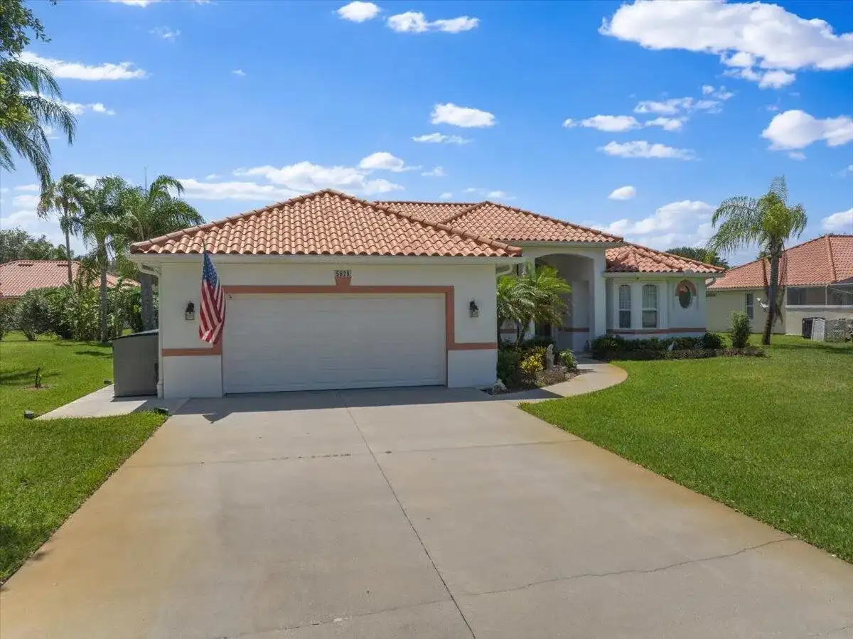 5828 Pine Ridge Circle, Vero Beach FL 32967