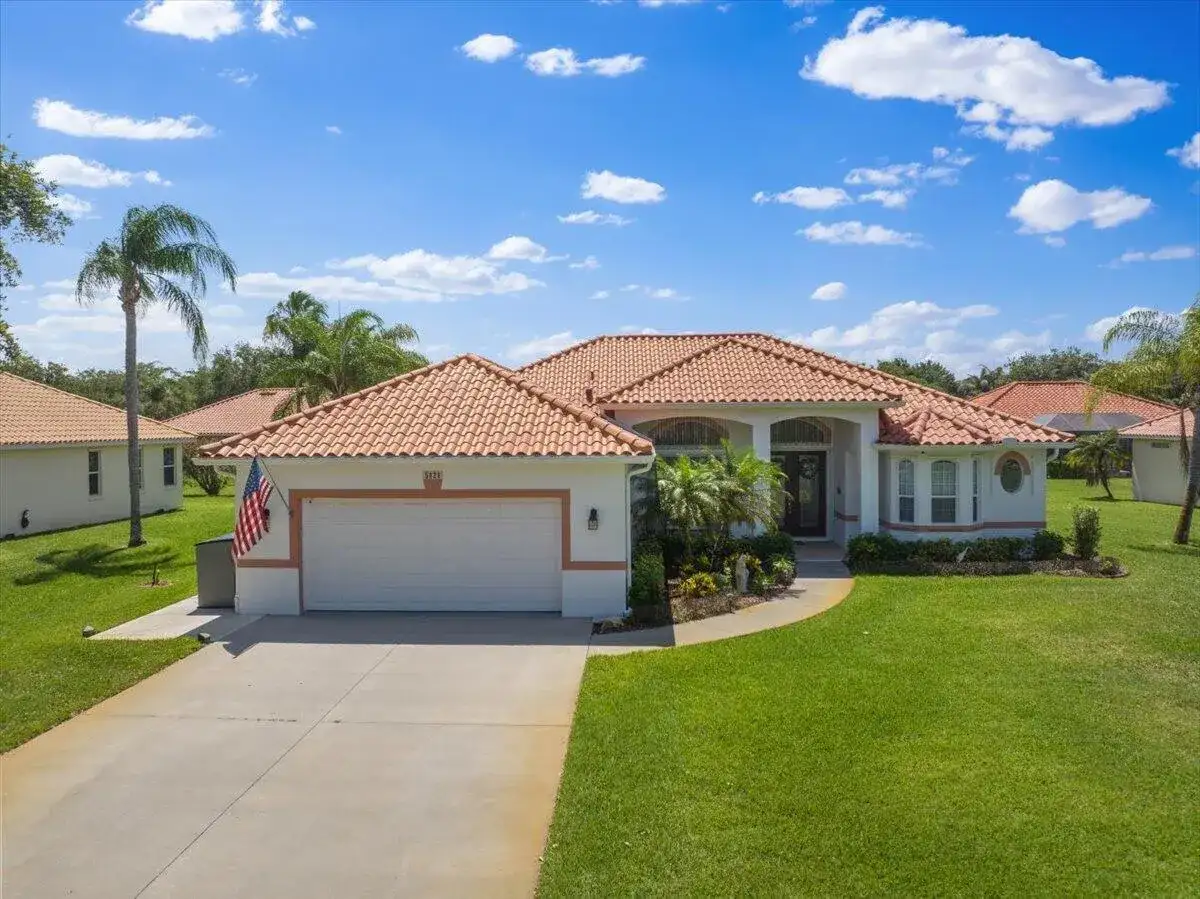 5828 Pine Ridge Circle, Vero Beach FL 32967 photo 2