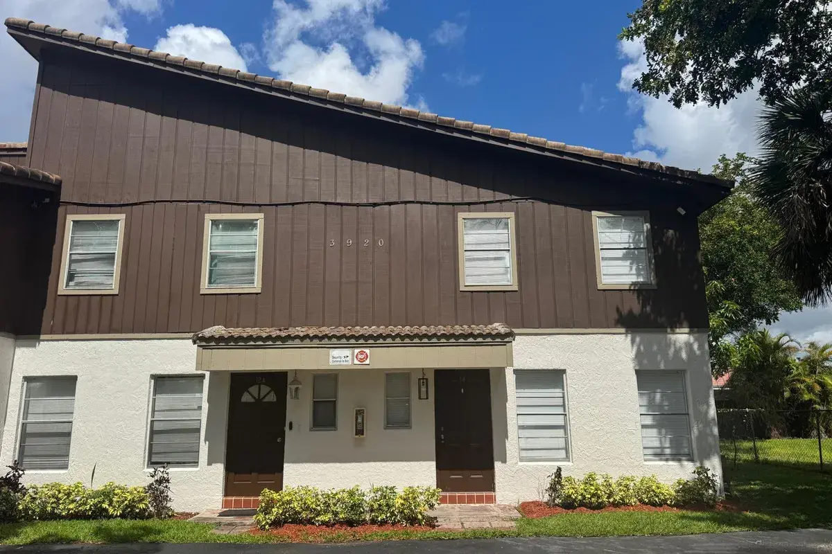 3920 Woodside Drive # 14, Coral Springs FL 33065