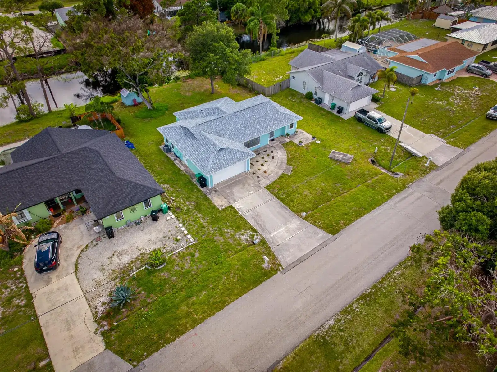 662 SE Essex Drive, Port St. Lucie FL 34984 photo 4