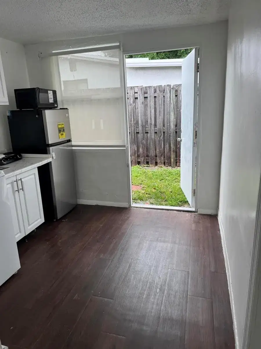 6963 SW 19th Street N, North Lauderdale FL 33068 photo 4