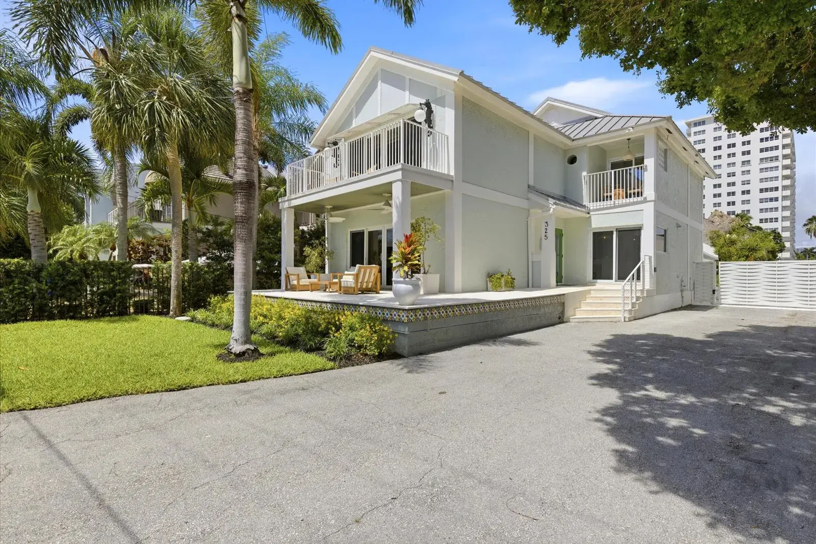 325 Poinciana Drive, Fort Lauderdale FL 33301