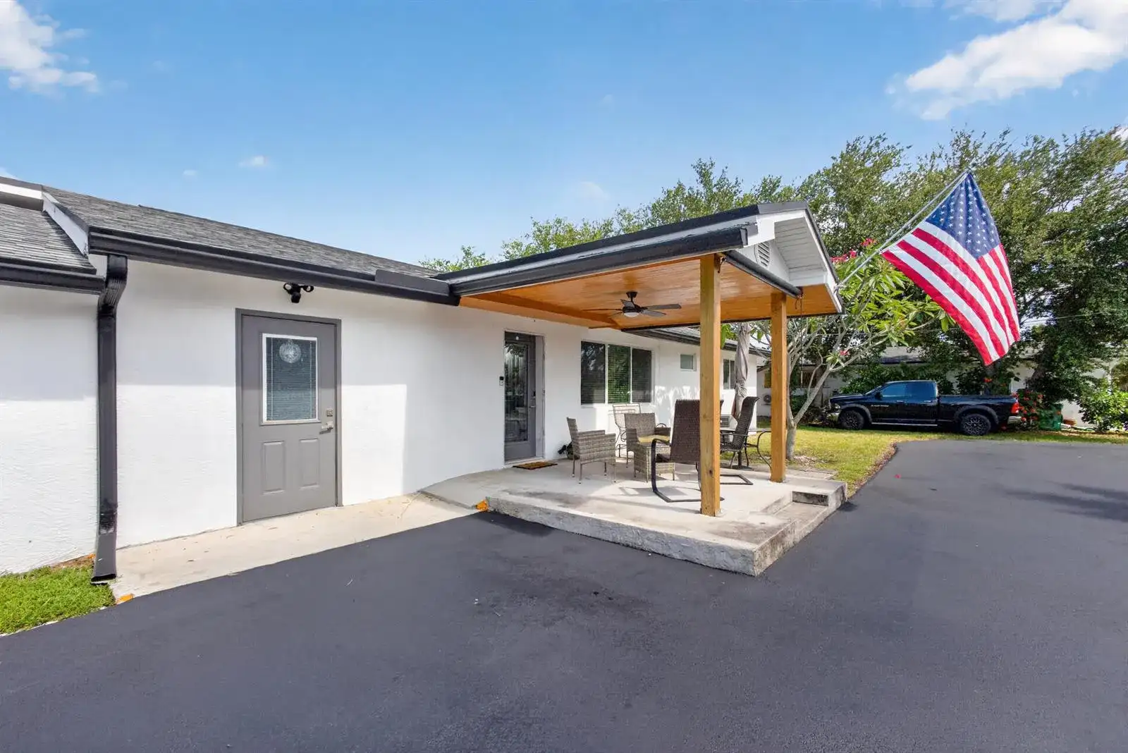 5500 West Place, Mangonia Park FL 33407 photo 3