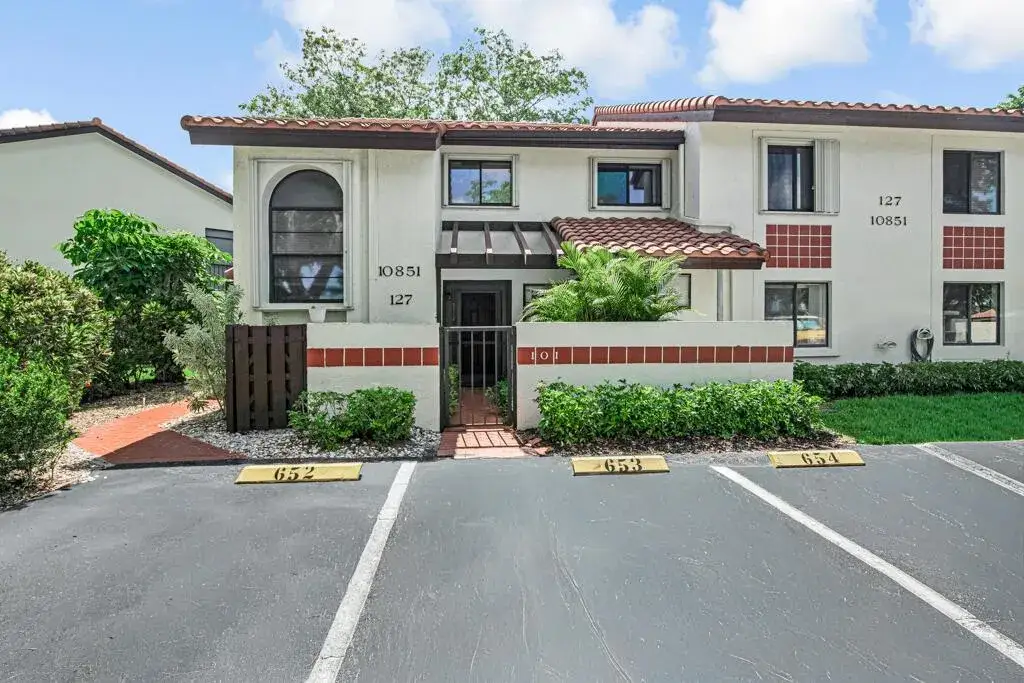 10851 Palm Lake Avenue # 101, Boynton Beach FL 33437