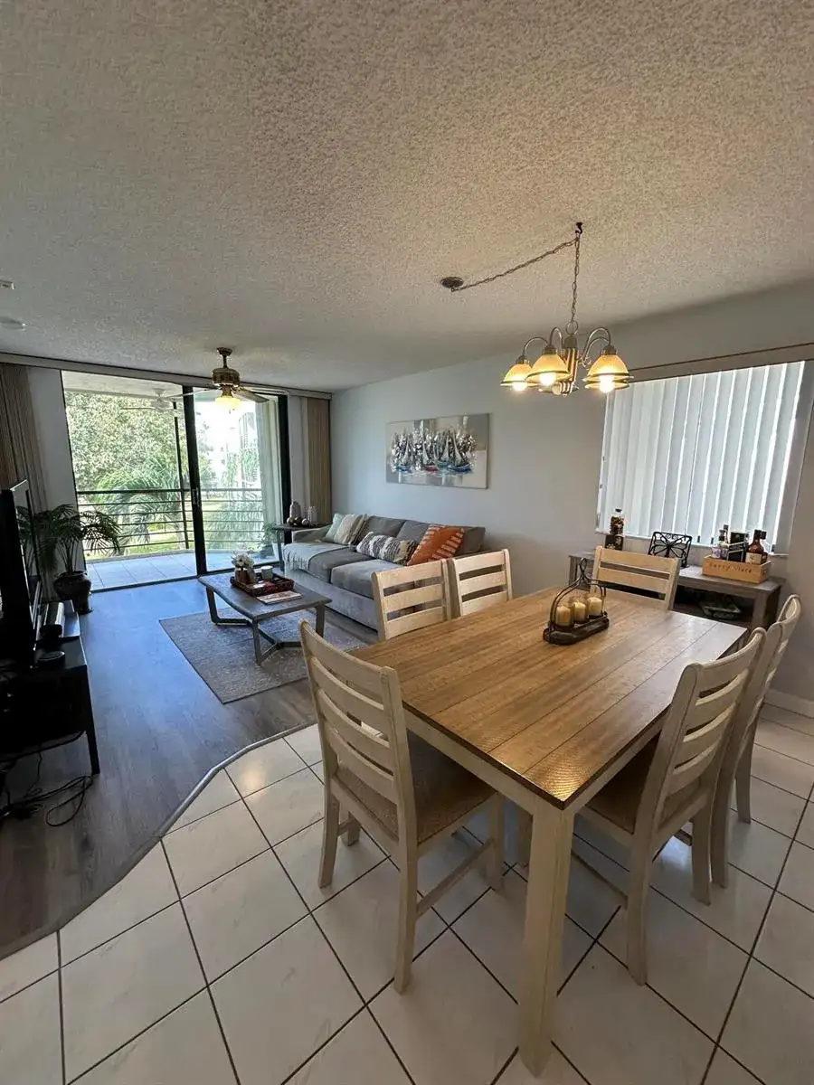3138 Via Poinciana # 317, Lake Worth FL 33467 photo 3
