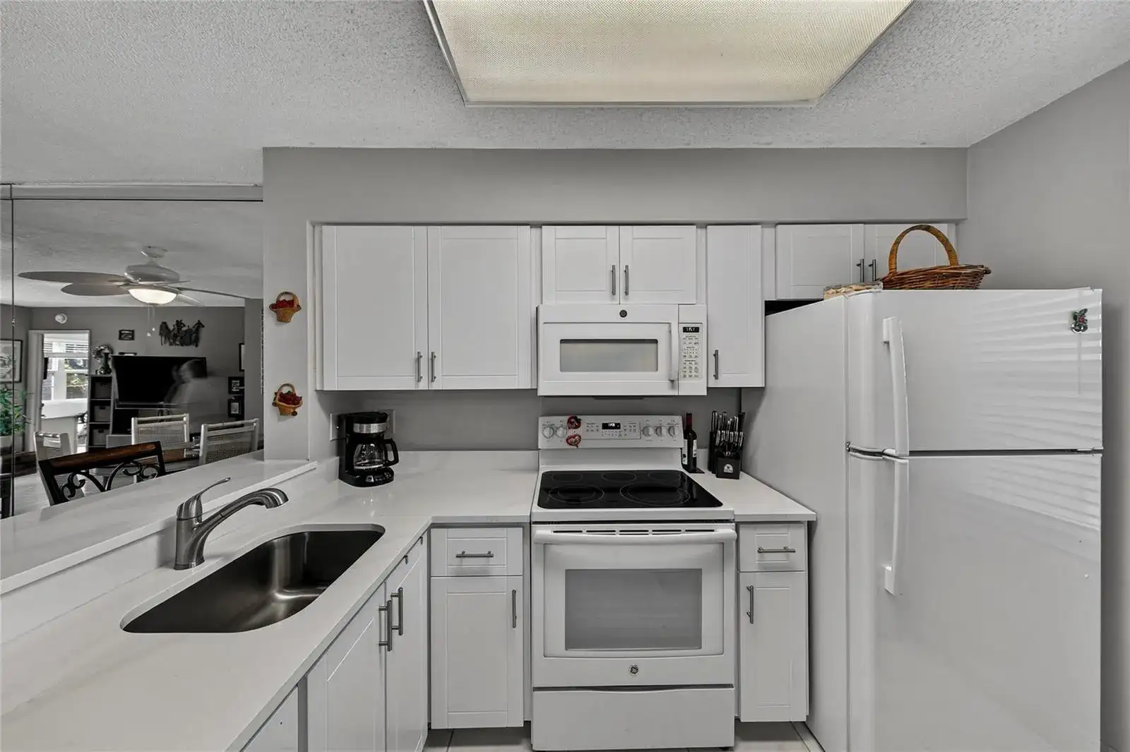 2222 N CYPRESS BEND Drive # 201, Pompano Beach FL 33069 photo 4