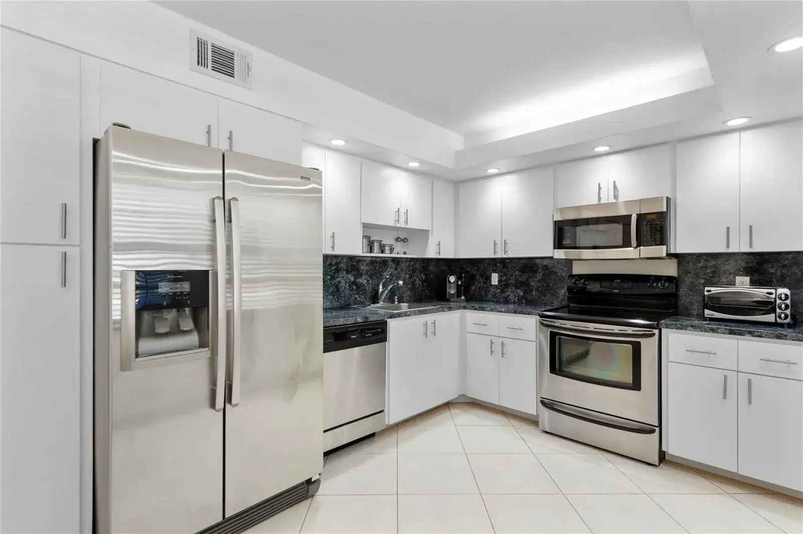 4240 Oaks Terrace # 105, Pompano Beach FL 33069 photo 5
