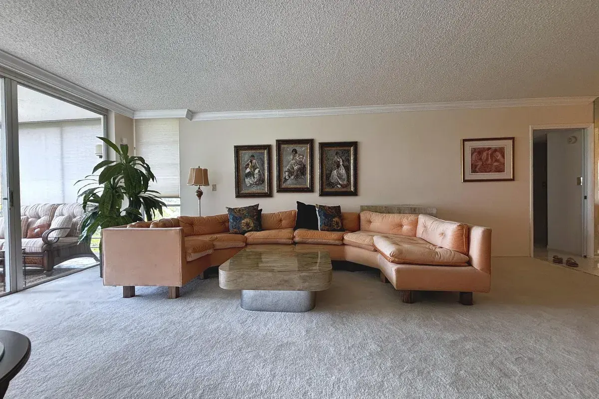 3930 Oaks Clubhouse Drive # 506, Pompano Beach FL 33069