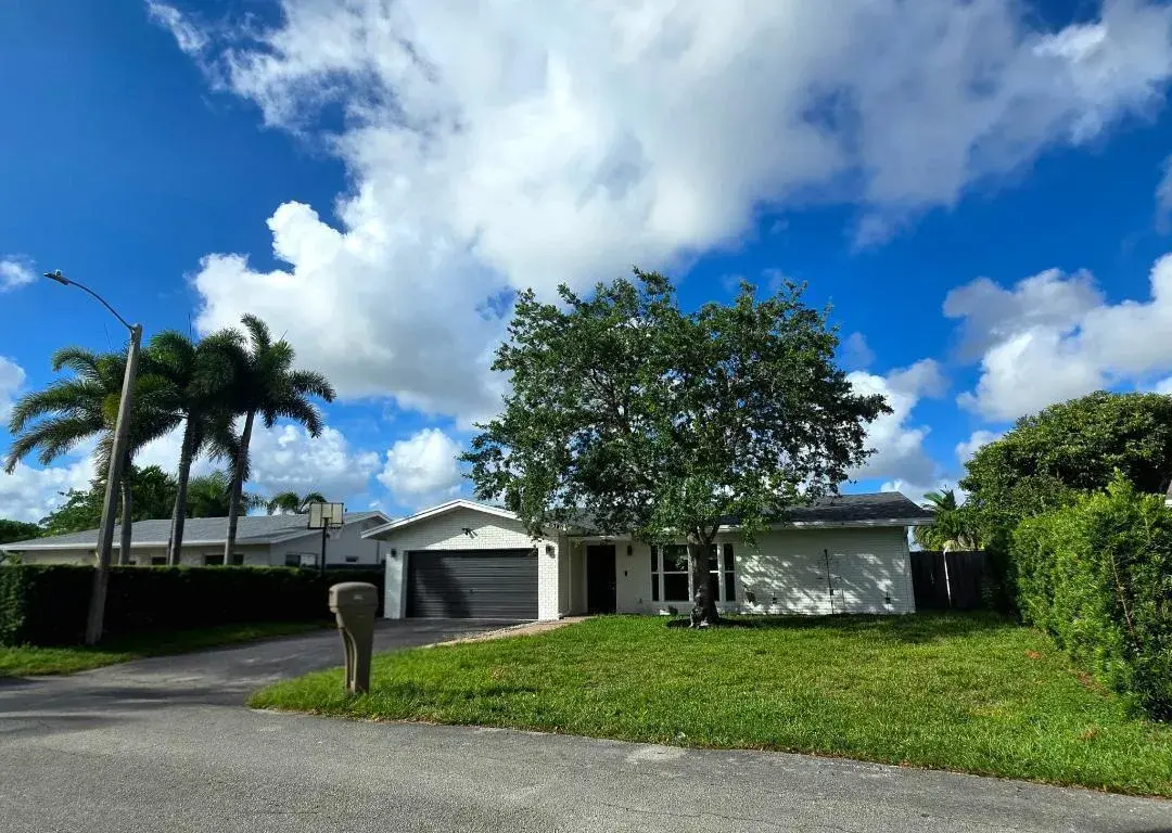 6340 NW 32nd Avenue, Fort Lauderdale FL 33309