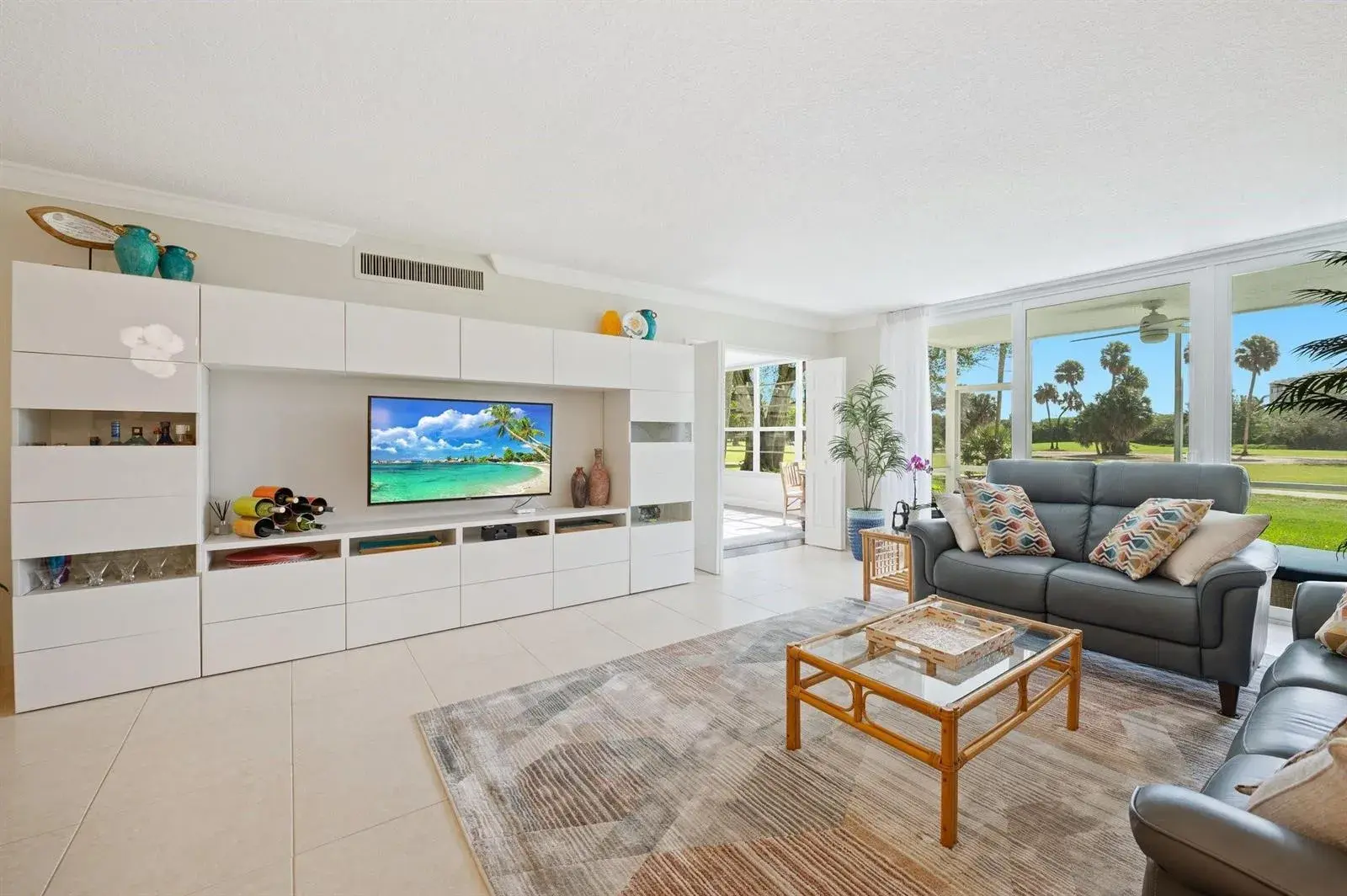 3700 Oaks Clubhouse Drive # 106, Pompano Beach FL 33069