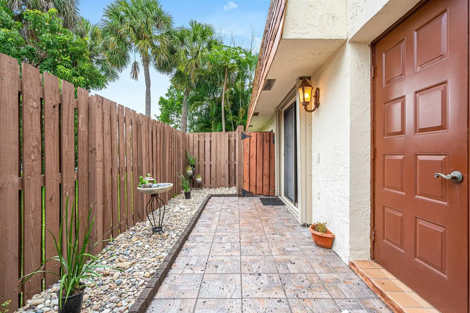 8321 S Coral Circle, North Lauderdale FL 33068 photo 4