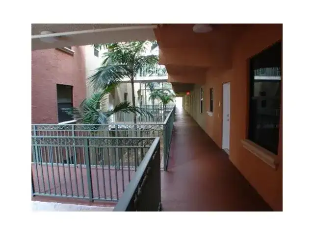 1640 Presidential Way # a201, West Palm Beach FL 33401 photo 2