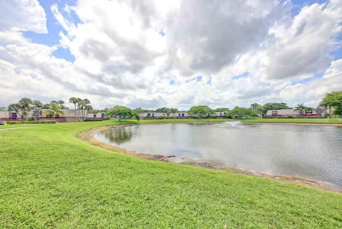 5731 57th Way # 42a, West Palm Beach FL 33409 photo 3