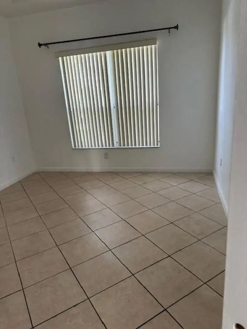 1056 NE 39th Avenue, Homestead FL 33033 photo 5