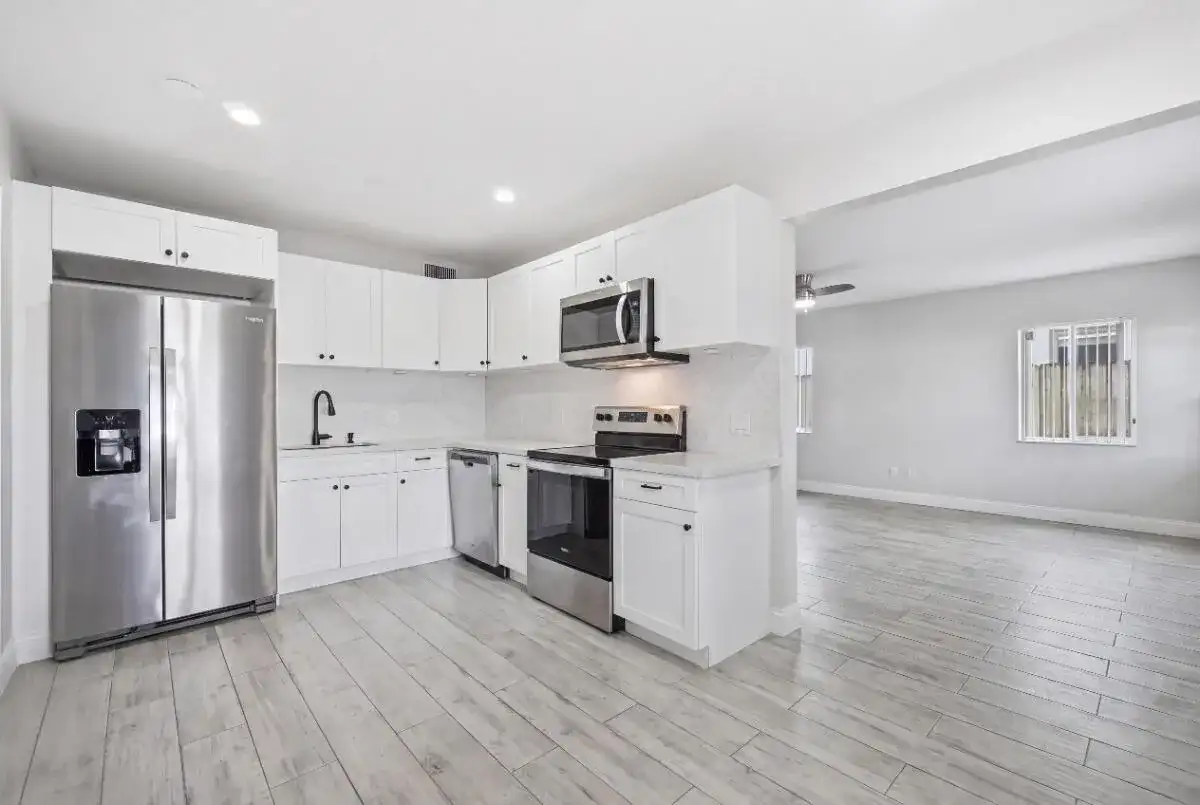 712 NE 10th Avenue, Pompano Beach FL 33060 photo 4